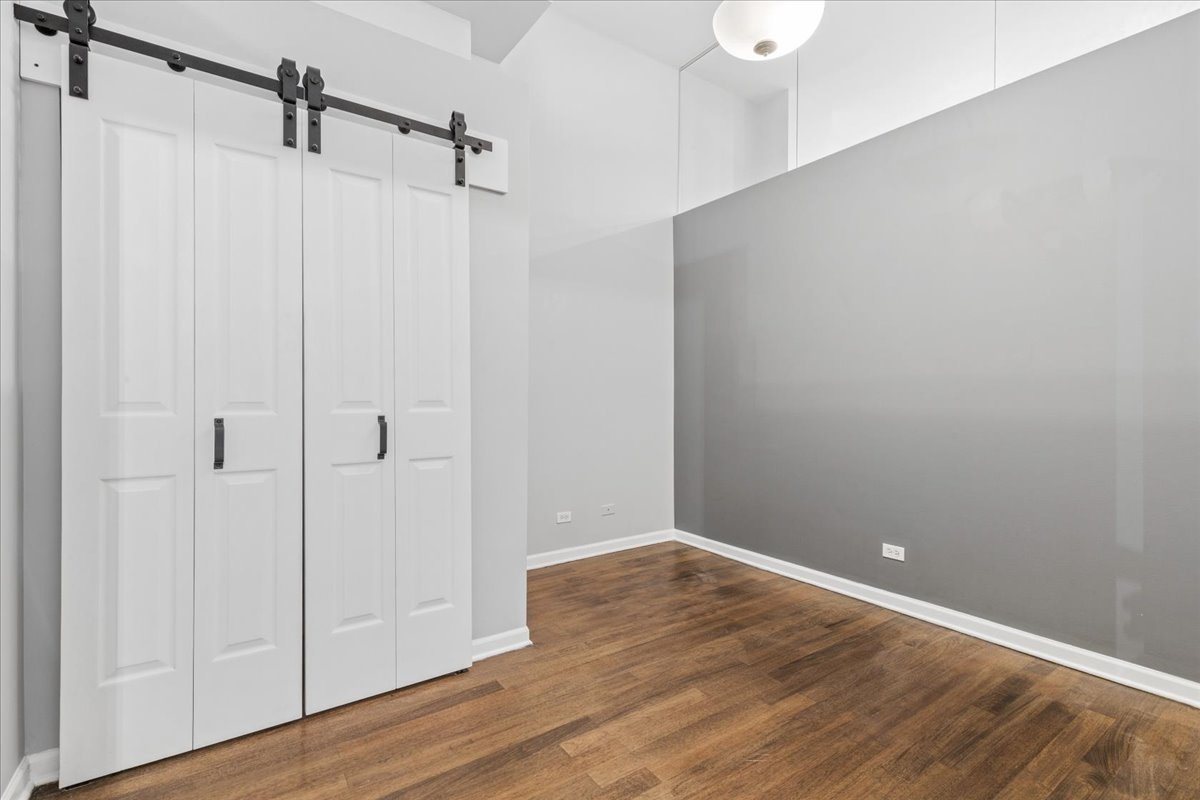 523 N Racine Avenue Unit: 1