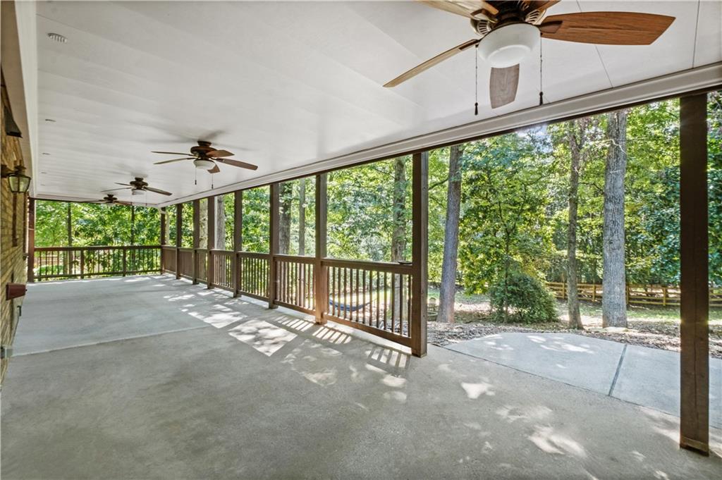 925 Ferncroft Court