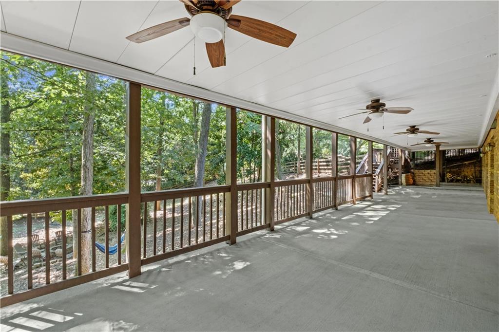 925 Ferncroft Court