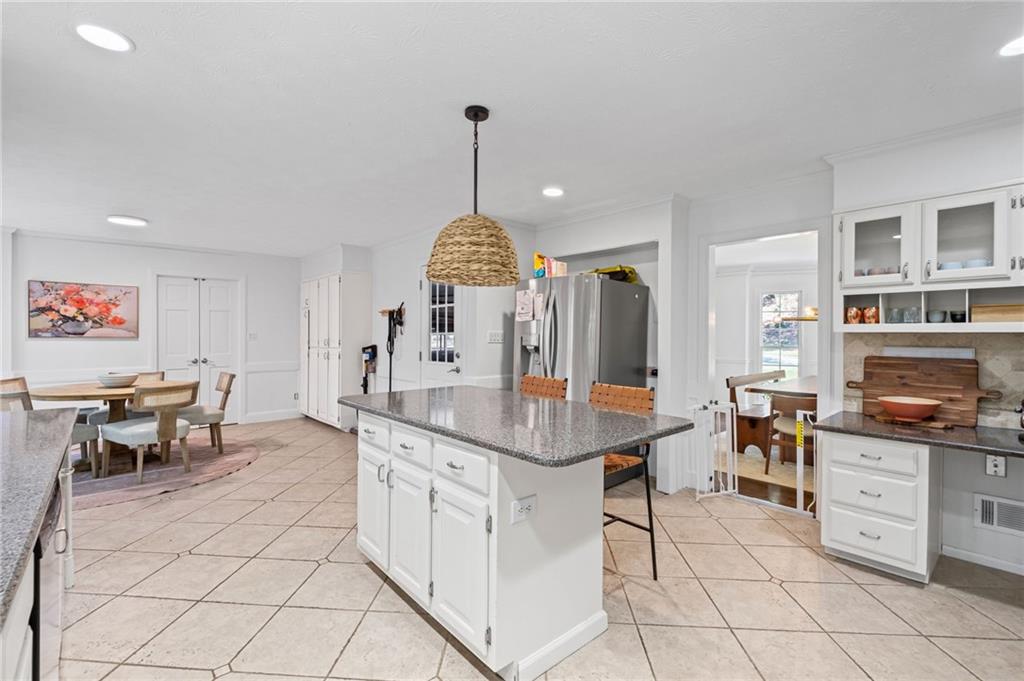 925 Ferncroft Court