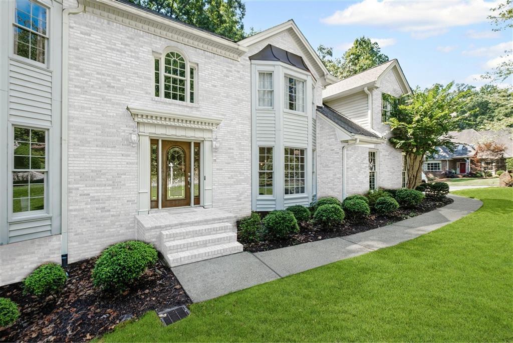 925 Ferncroft Court