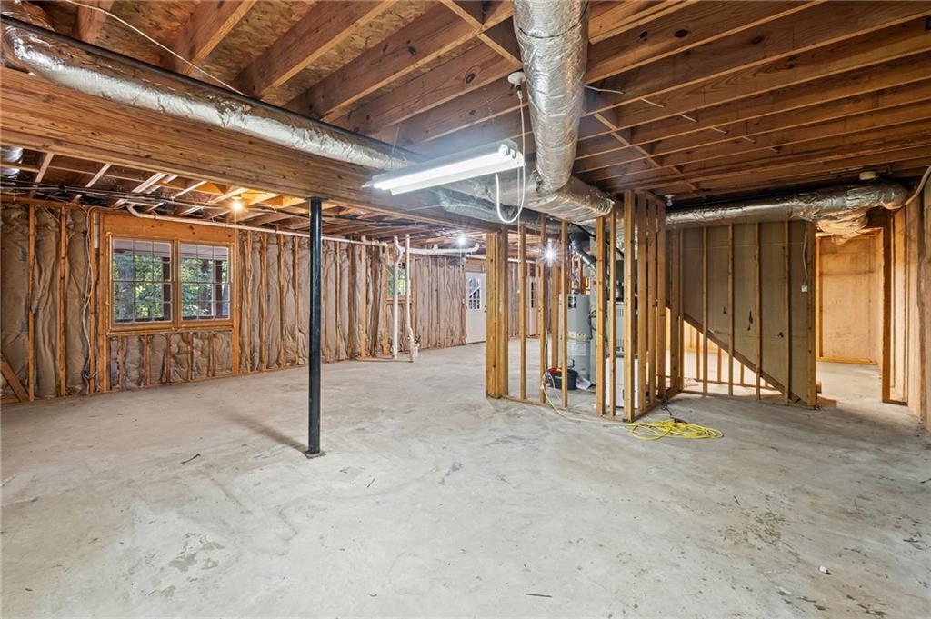 925 Ferncroft Court