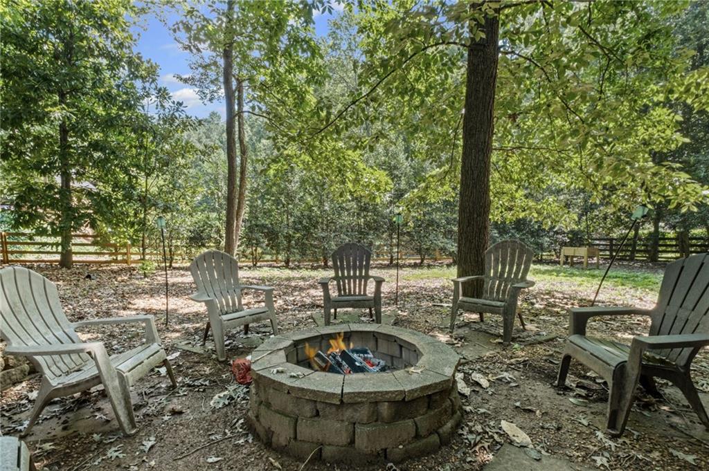 925 Ferncroft Court