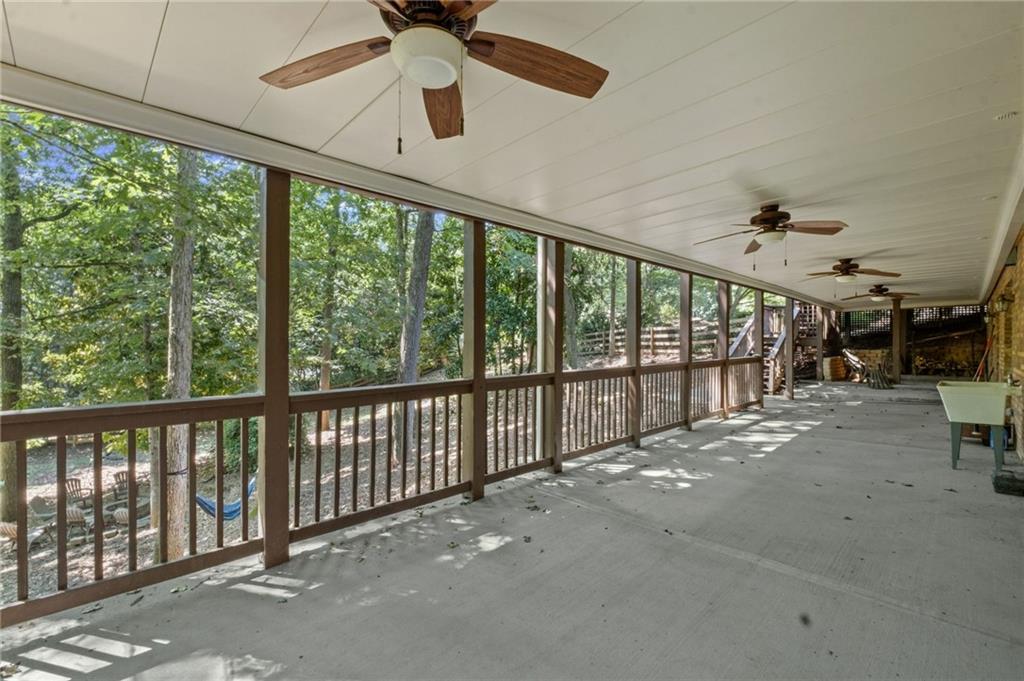 925 Ferncroft Court