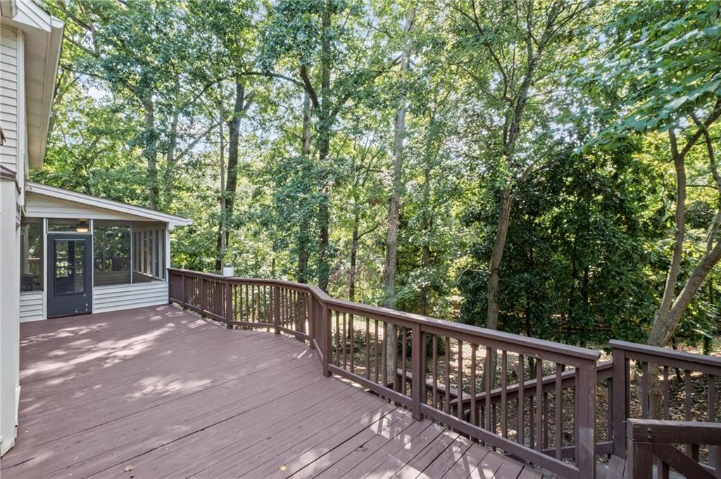 925 Ferncroft Court