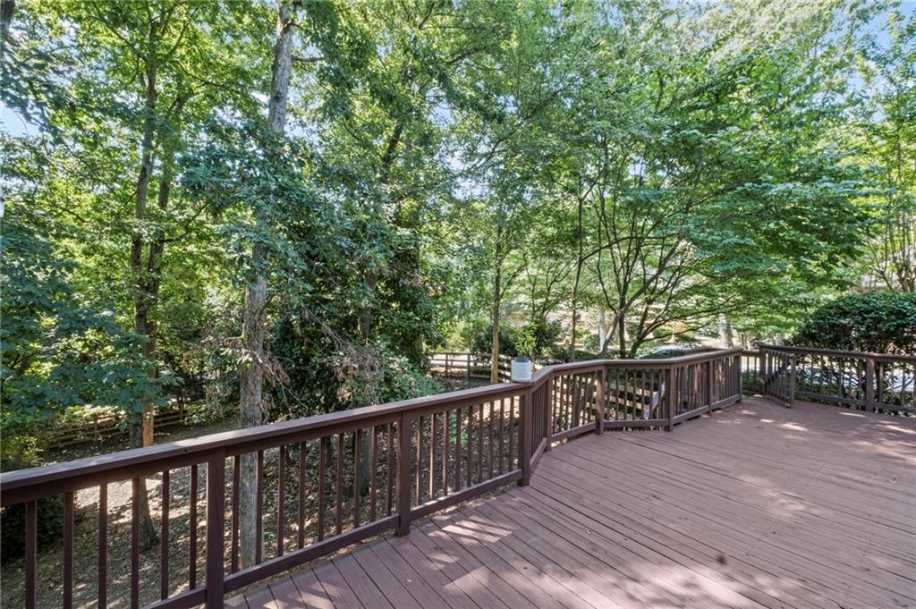 925 Ferncroft Court