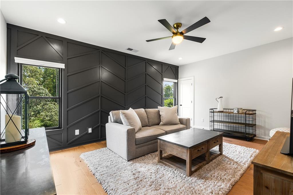 3933 N Cooper Lake Road SE