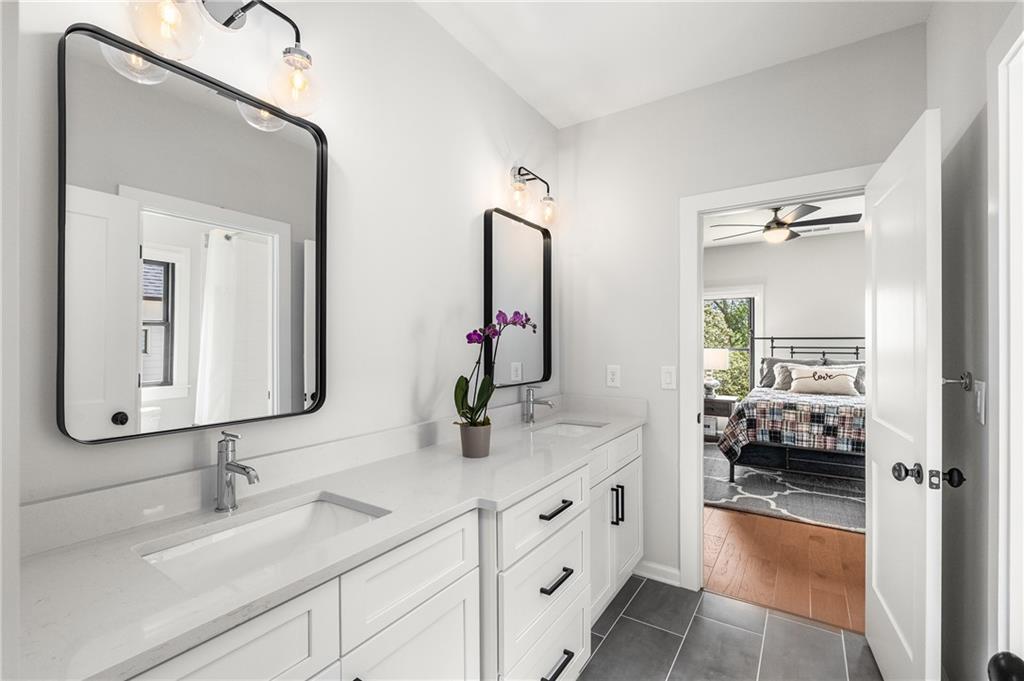 3933 N Cooper Lake Road SE