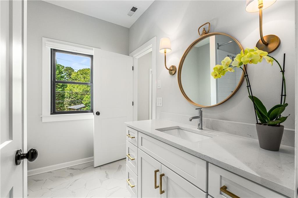 3933 N Cooper Lake Road SE