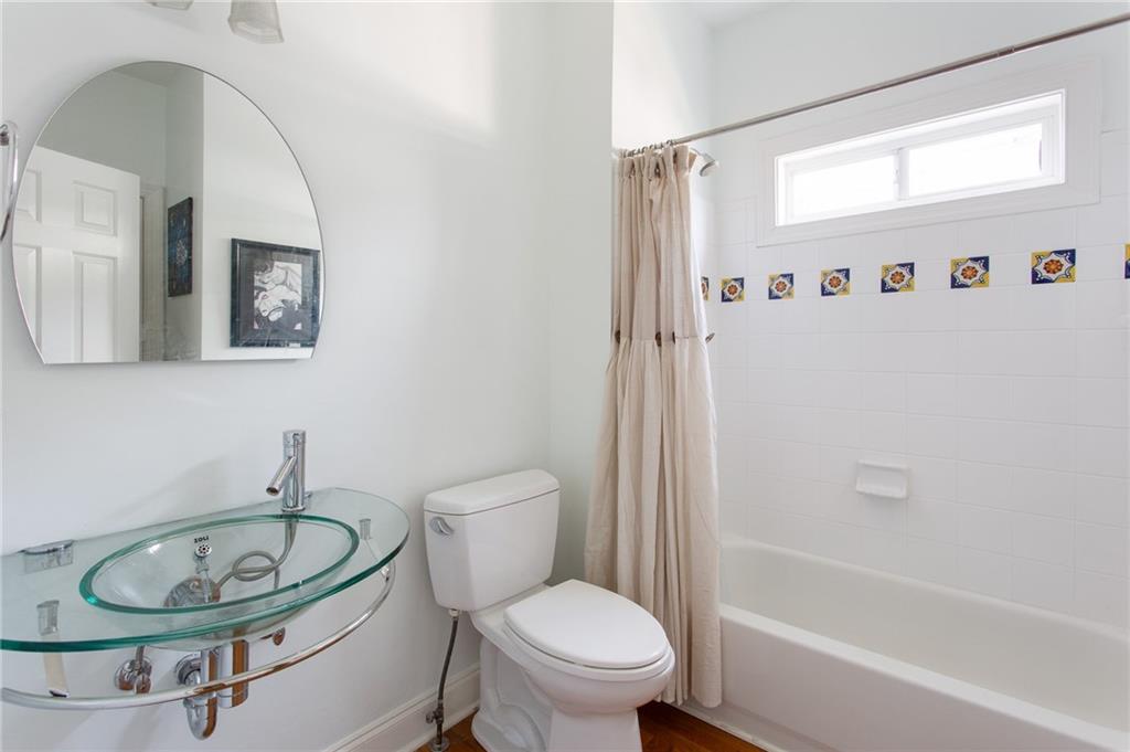 3522 Ivy Manor Road SE