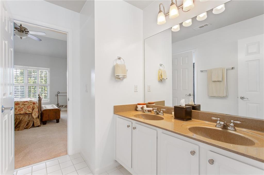 3522 Ivy Manor Road SE