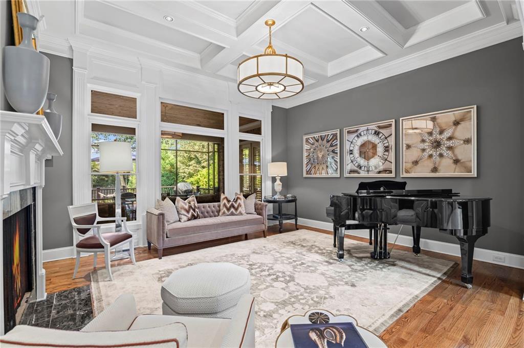 4724 Dudley Lane