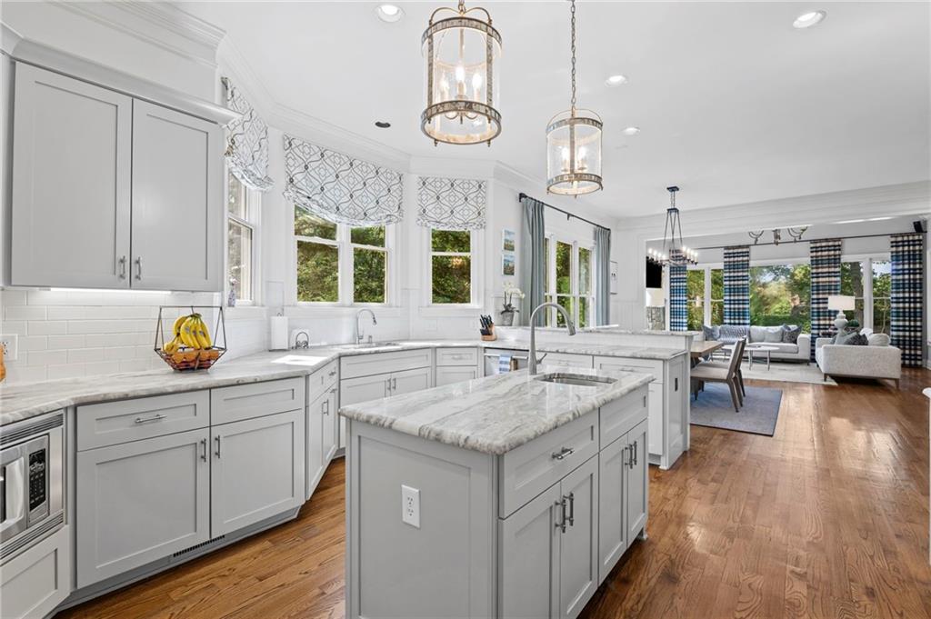 4724 Dudley Lane