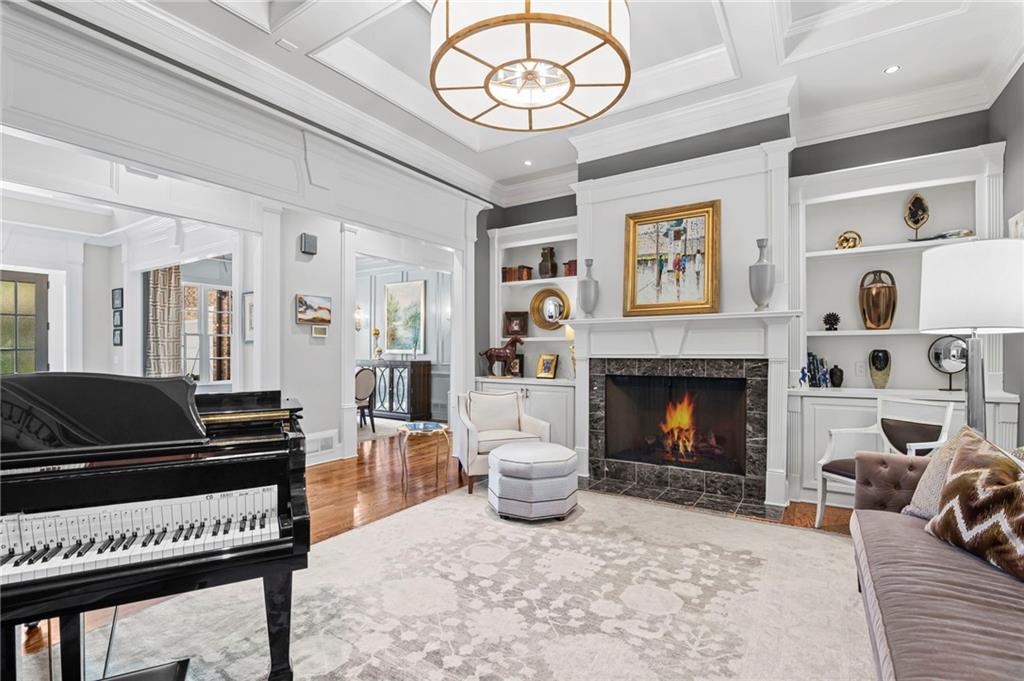 4724 Dudley Lane