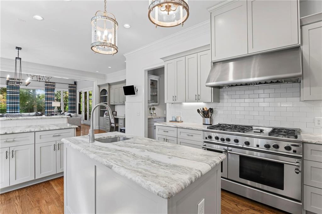 4724 Dudley Lane