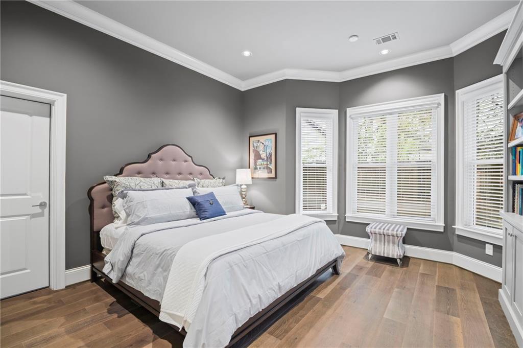 4724 Dudley Lane