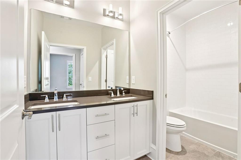 3445 Landen Pine Court NE