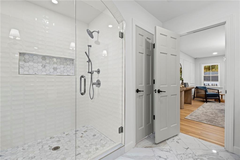 5287 Vernon Lake Drive