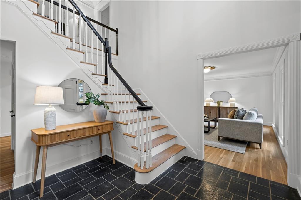 5287 Vernon Lake Drive