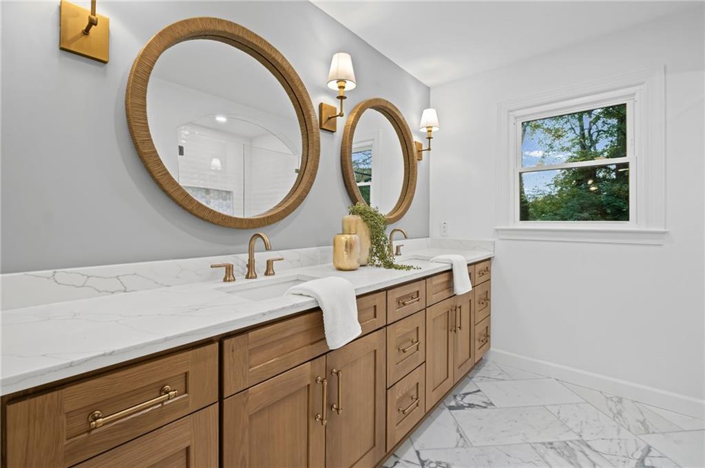 5287 Vernon Lake Drive