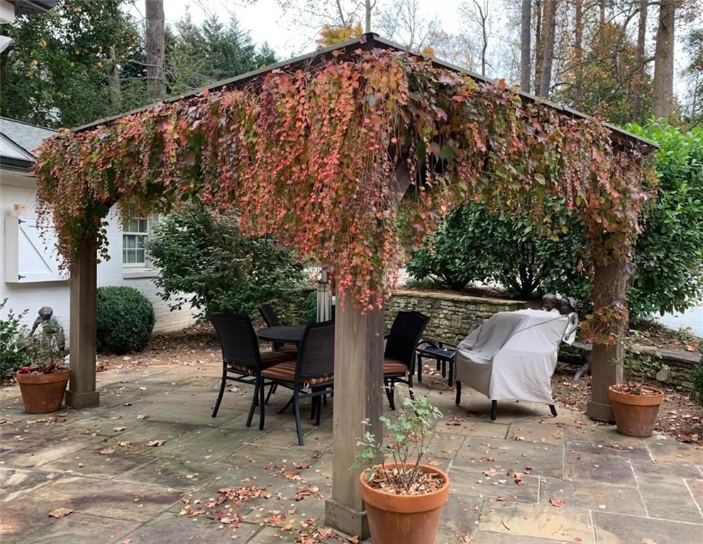 3819 N Stratford Road NE