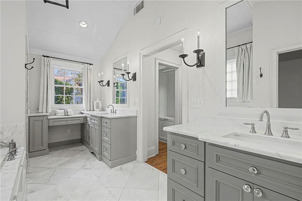 3819 N Stratford Road NE