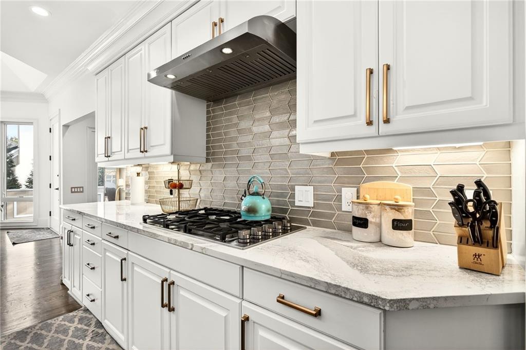 4979 Long Island Drive NW