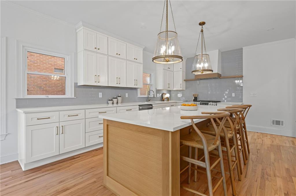 1018 Mill Creek Manor NE