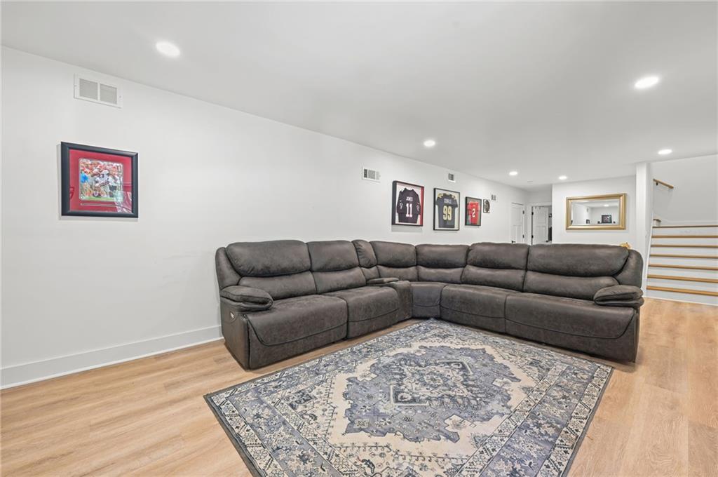 5905 Greenbrier Road