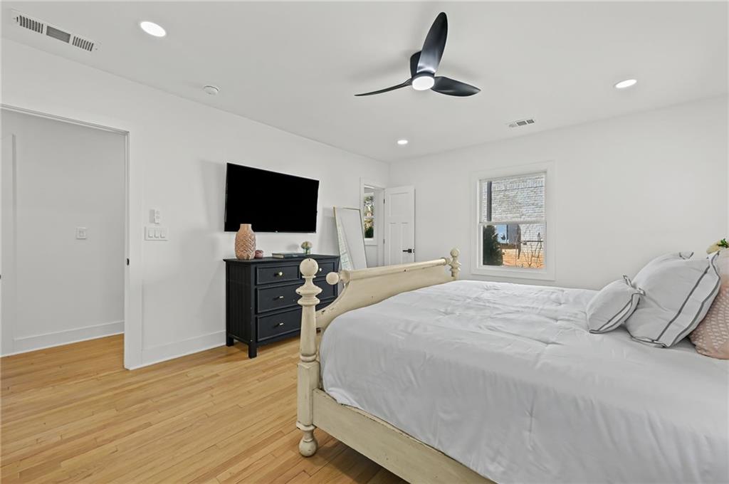 5905 Greenbrier Road