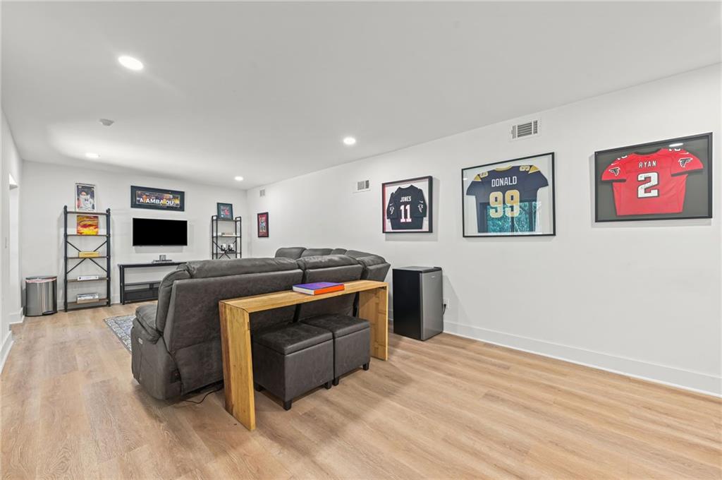 5905 Greenbrier Road