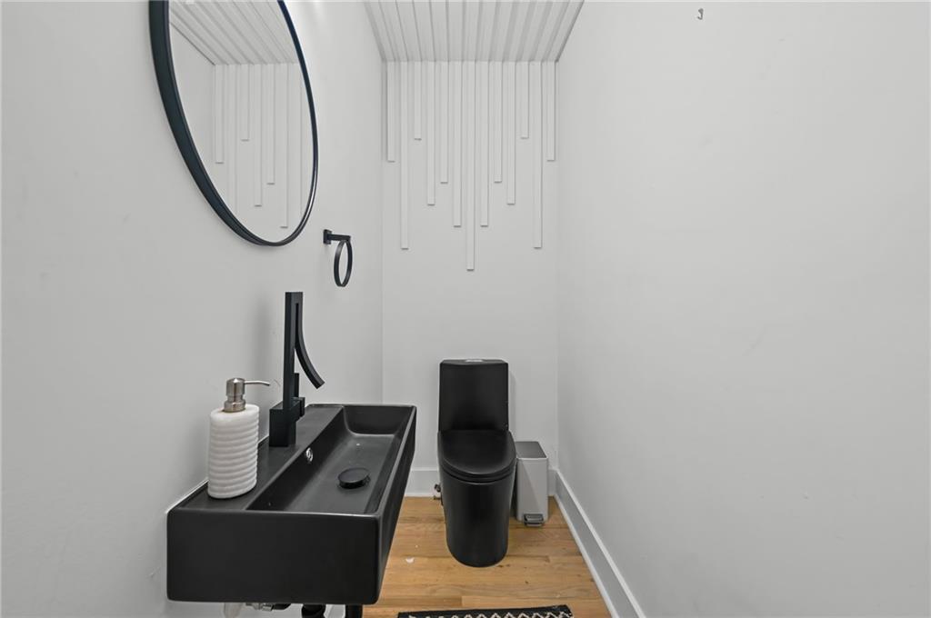 5905 Greenbrier Road