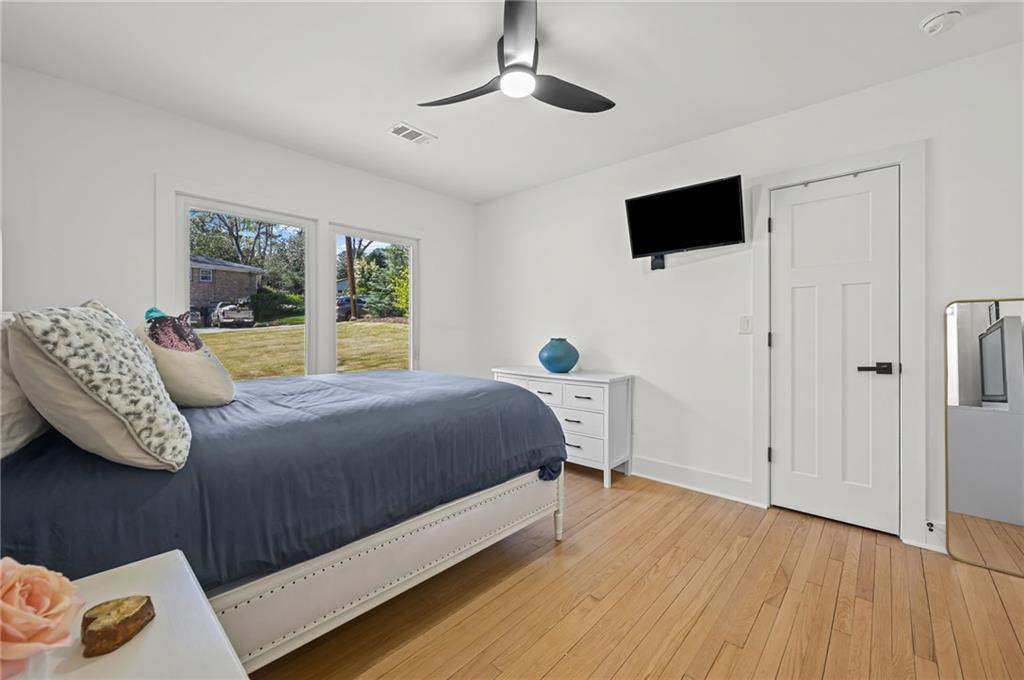 5905 Greenbrier Road