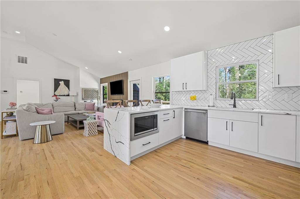 5905 Greenbrier Road