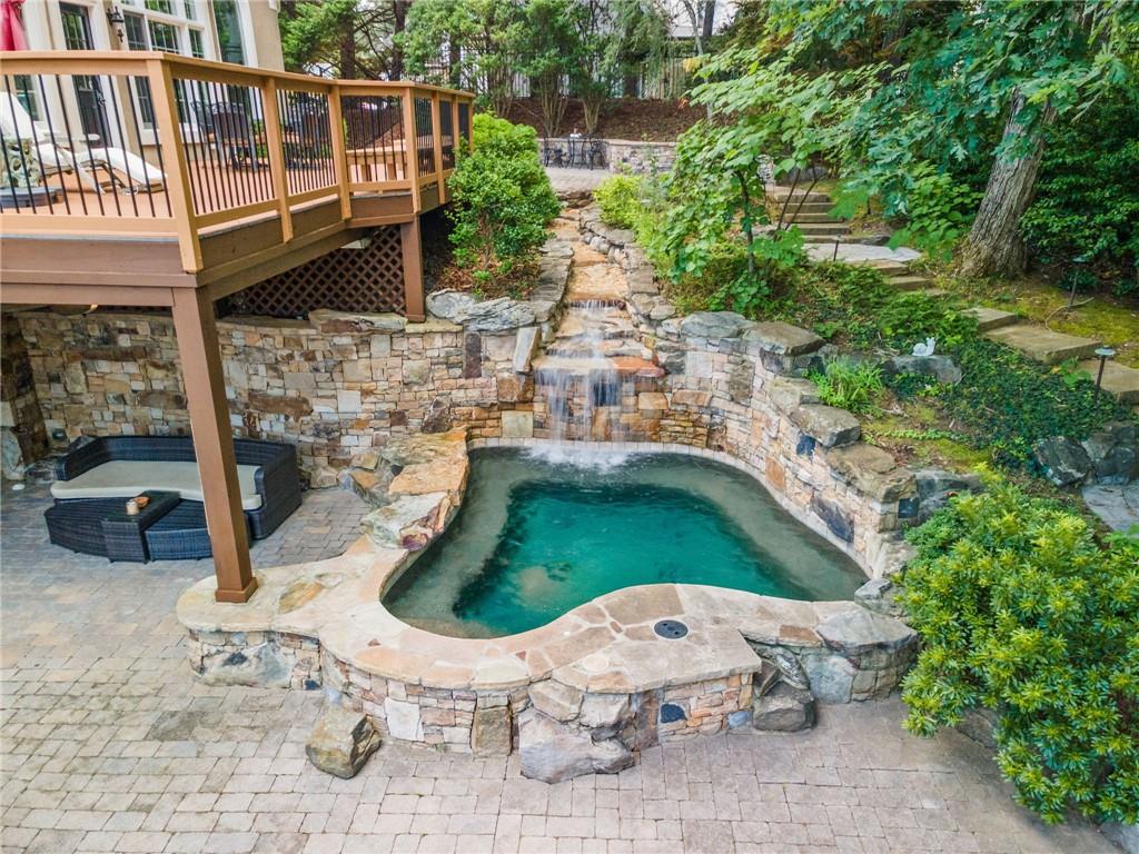 3915 Merriweather