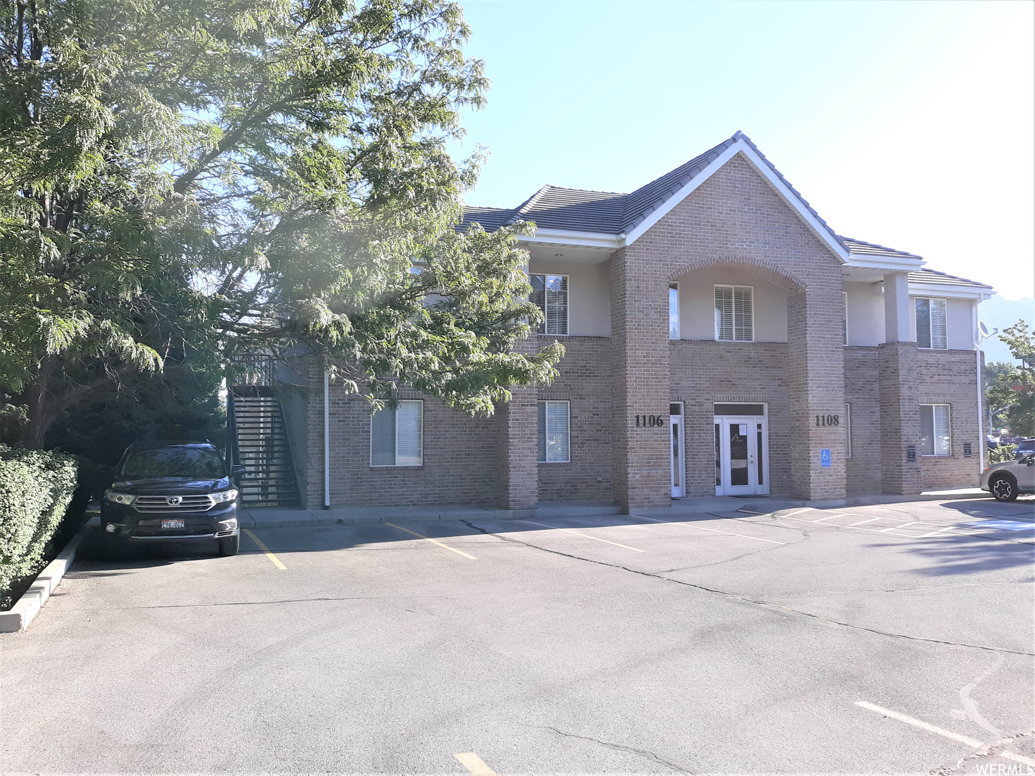 1106 S UNION AVE