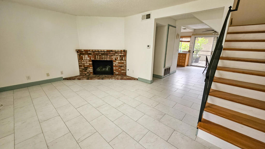 15226 Shadybend Drive 32