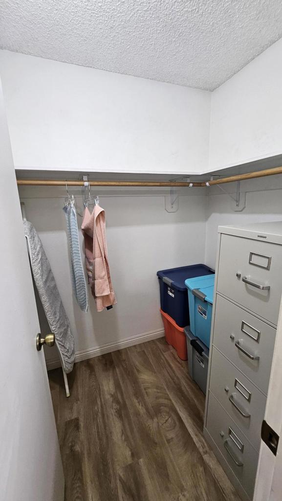 15226 Shadybend Drive 32