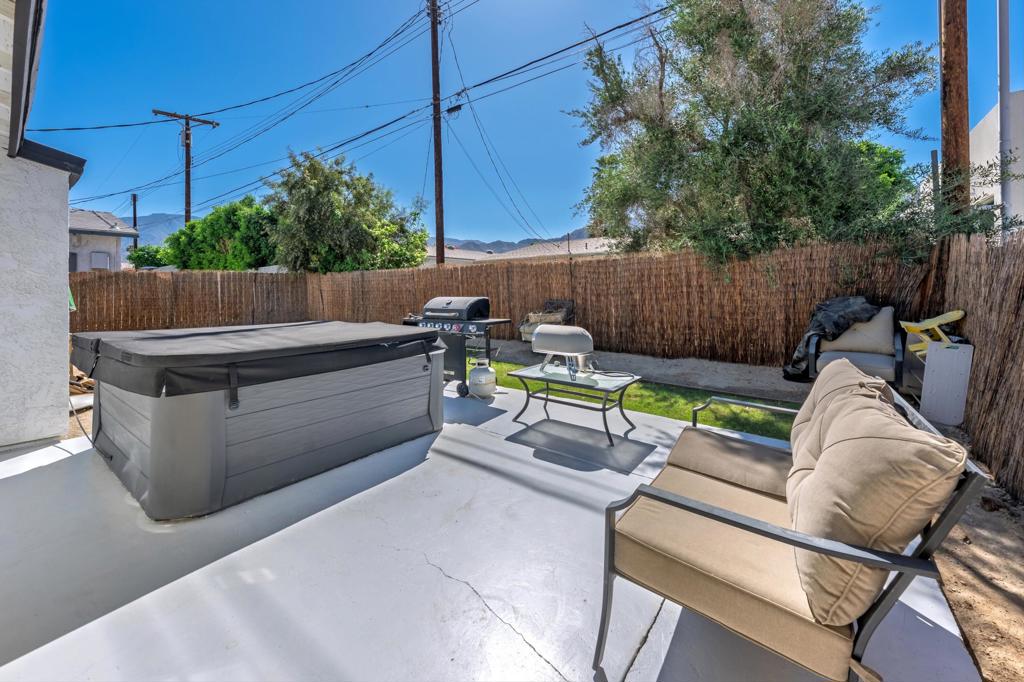 52905 Avenida Martinez