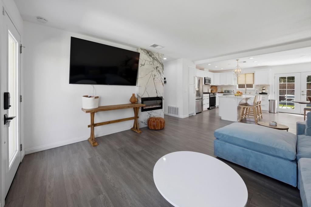 52905 Avenida Martinez