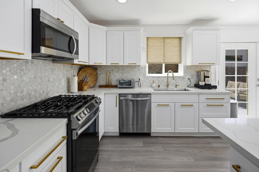 52905 Avenida Martinez