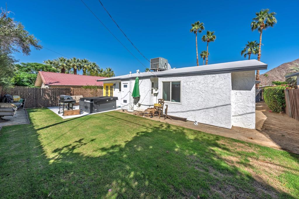 52905 Avenida Martinez