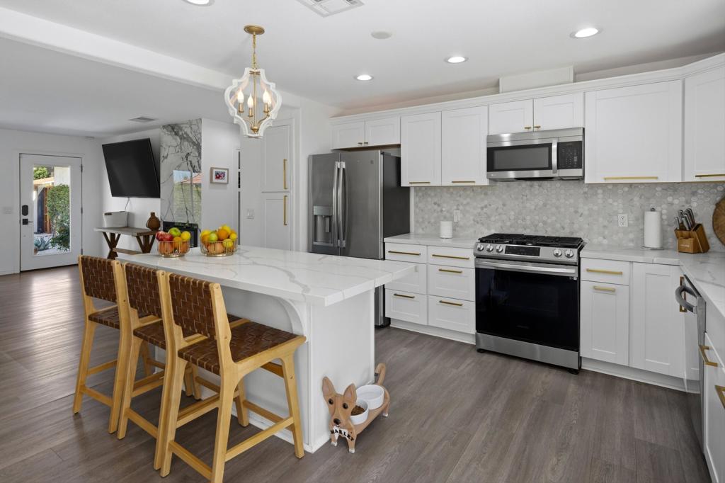 52905 Avenida Martinez