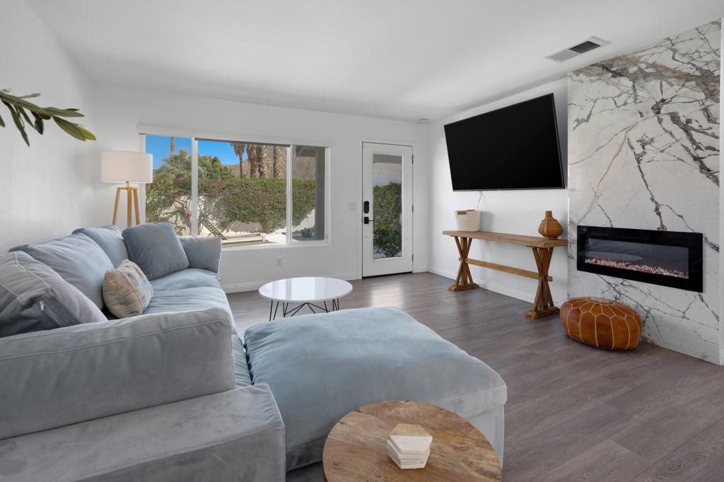 52905 Avenida Martinez