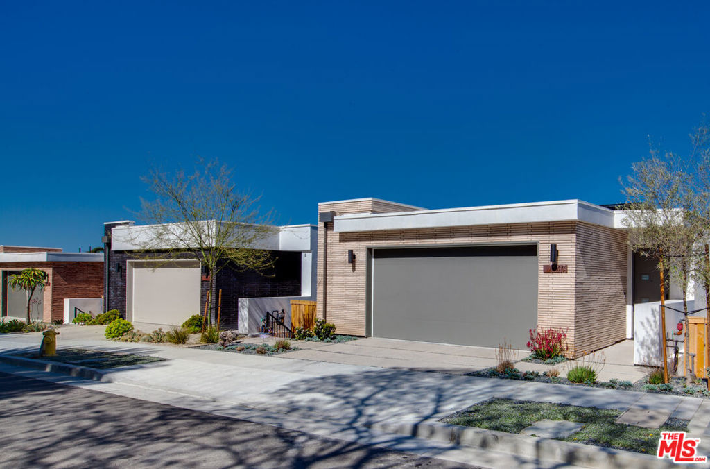 1653 N Bruce Court