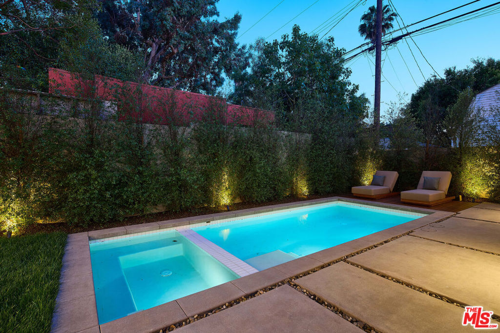 2307 Louella Avenue
