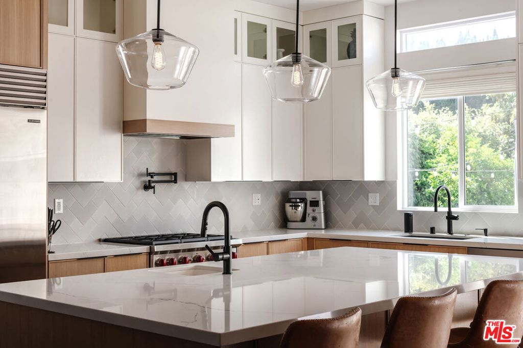 4235 Lafayette Place