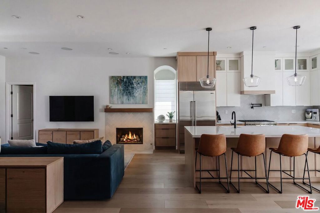 4235 Lafayette Place