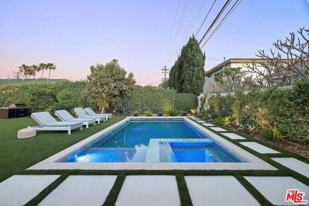 4235 Lafayette Place