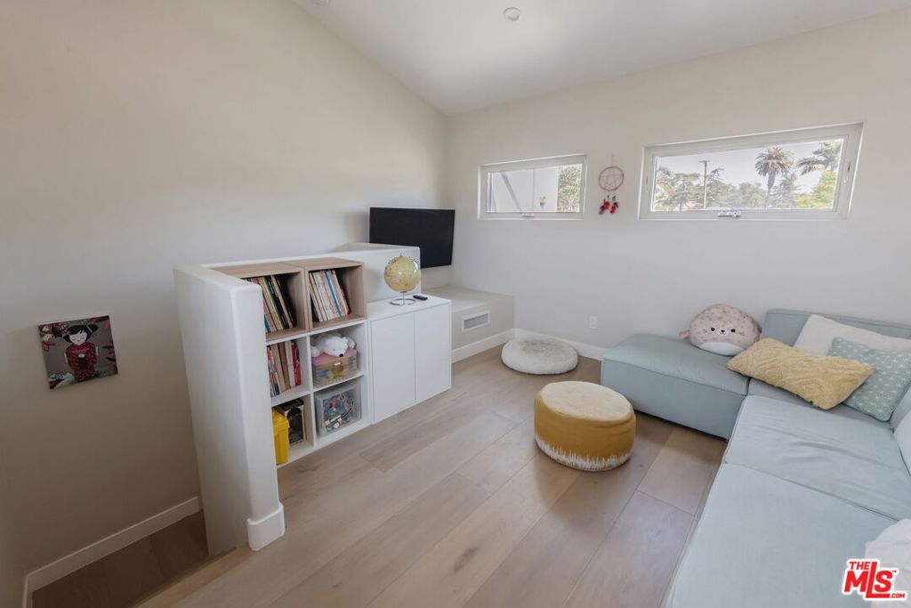 4235 Lafayette Place